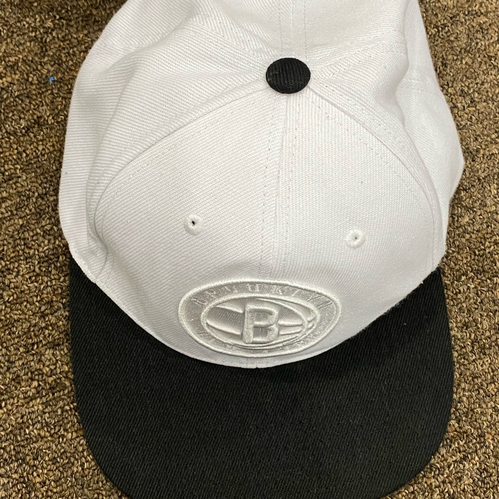 White Brooklyn nets SnapBack